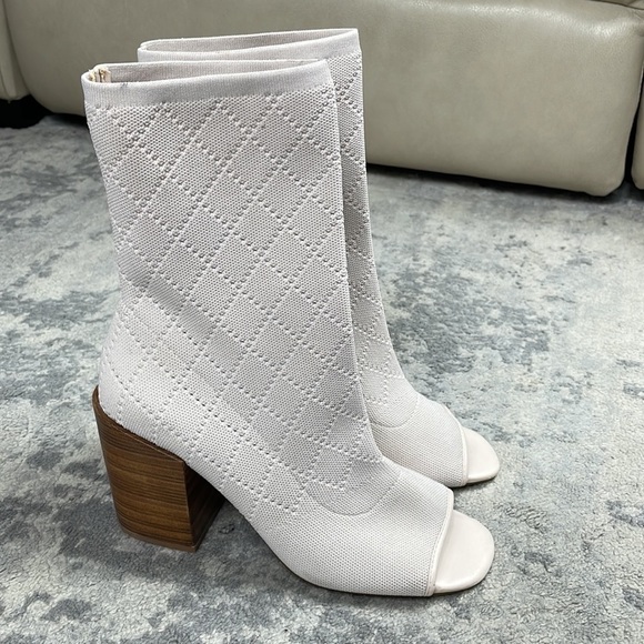 Kelsi Dagger Macey Stretch Diamond Knit Sock Boot Vanilla White Open Toe Sz 9 - Picture 7 of 14